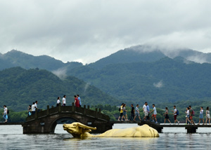 心系祖国,情铸军魂 --李丹阳演唱《我是你的女